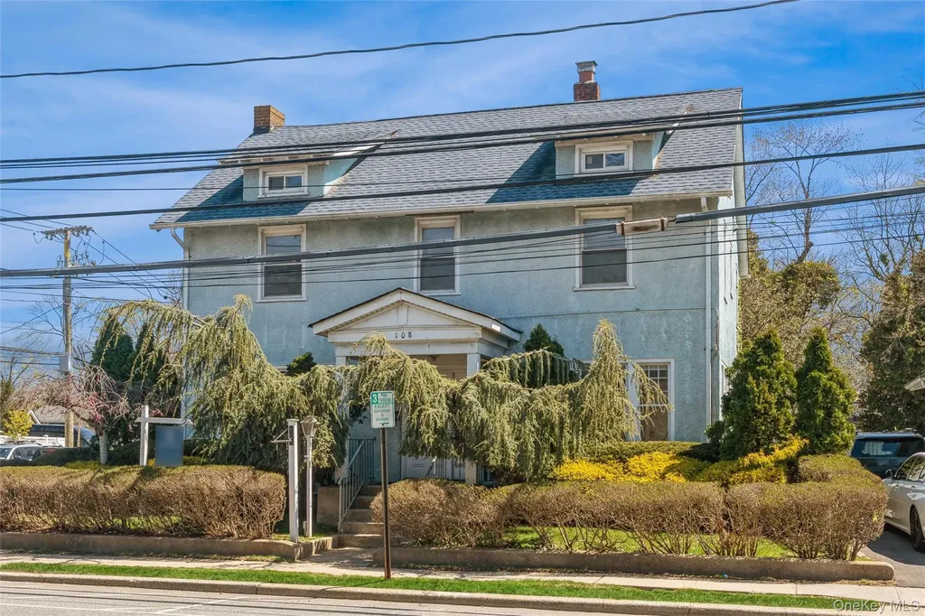 108 Hempstead Avenue Lynbrook NY 11563