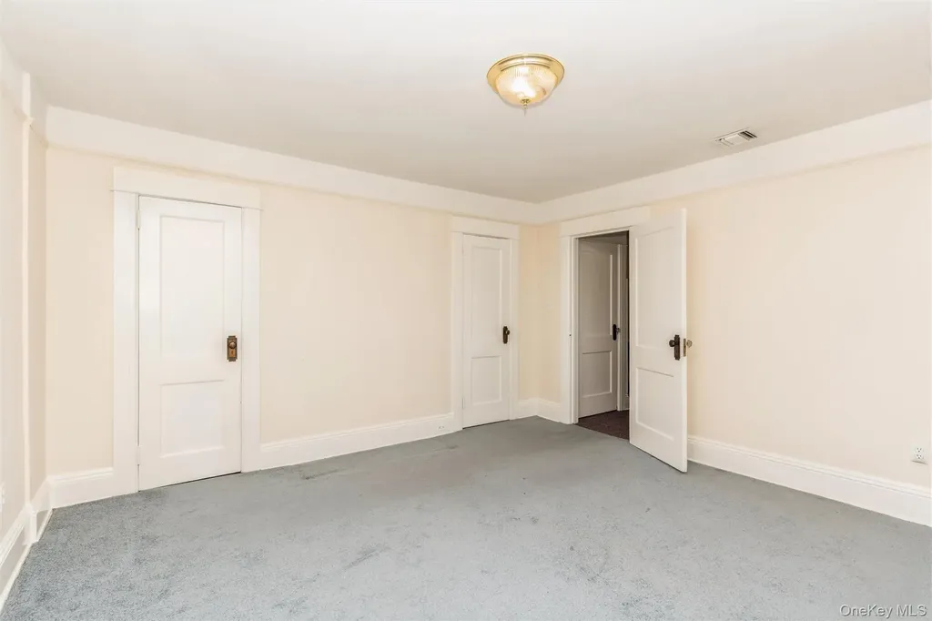 108 Hempstead Avenue Lynbrook NY 11563