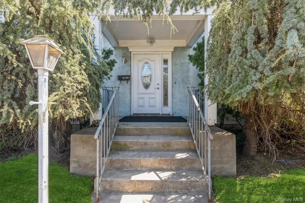 108 Hempstead Avenue Lynbrook NY 11563