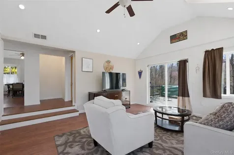 35 Highland Road Mahopac NY 10541