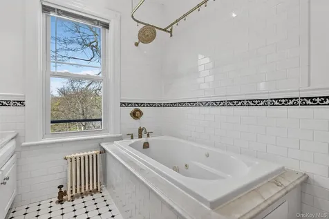 12 Perry Creek Road Washingtonville NY 10992