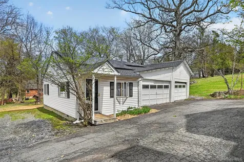 12 Perry Creek Road Washingtonville NY 10992