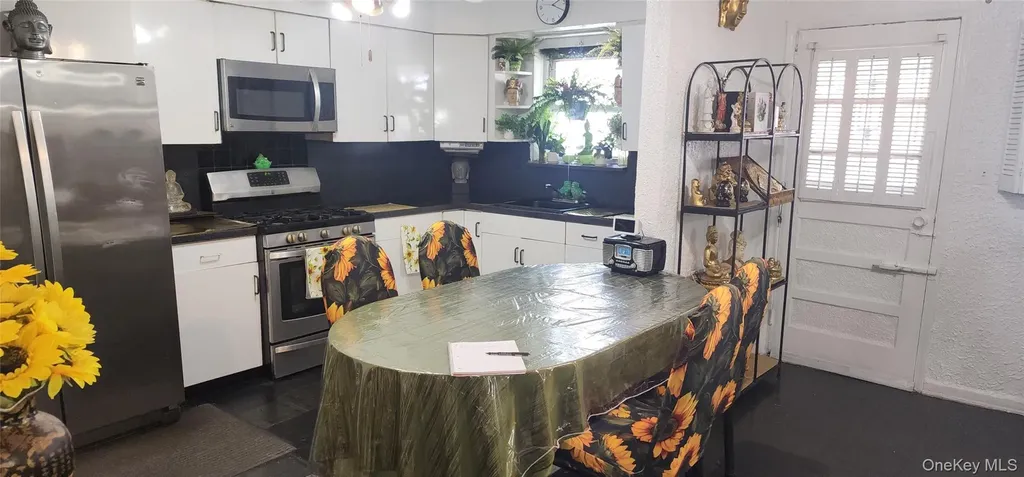 408 Howe Avenue Bronx NY 10473