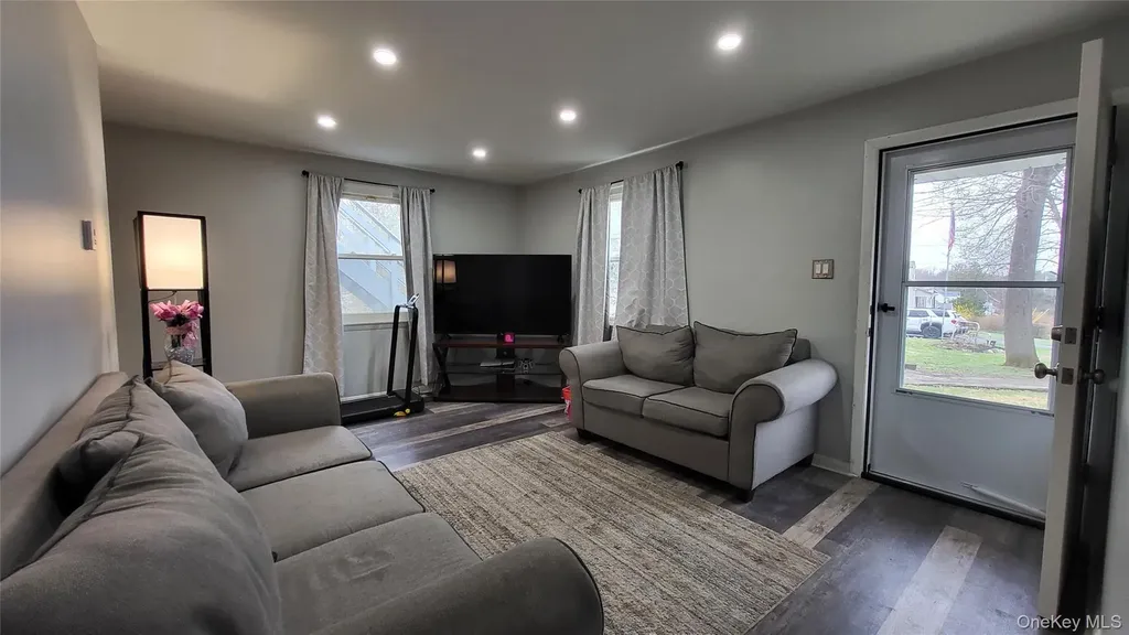 47 Kinderhook Drive Poughkeepsie NY 12603