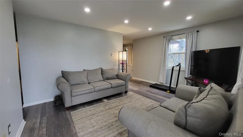 47 Kinderhook Drive Poughkeepsie NY 12603