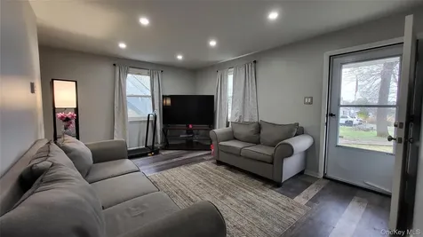 47 Kinderhook Drive Poughkeepsie NY 12603