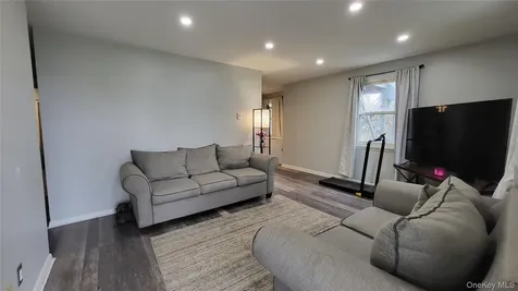 47 Kinderhook Drive Poughkeepsie NY 12603