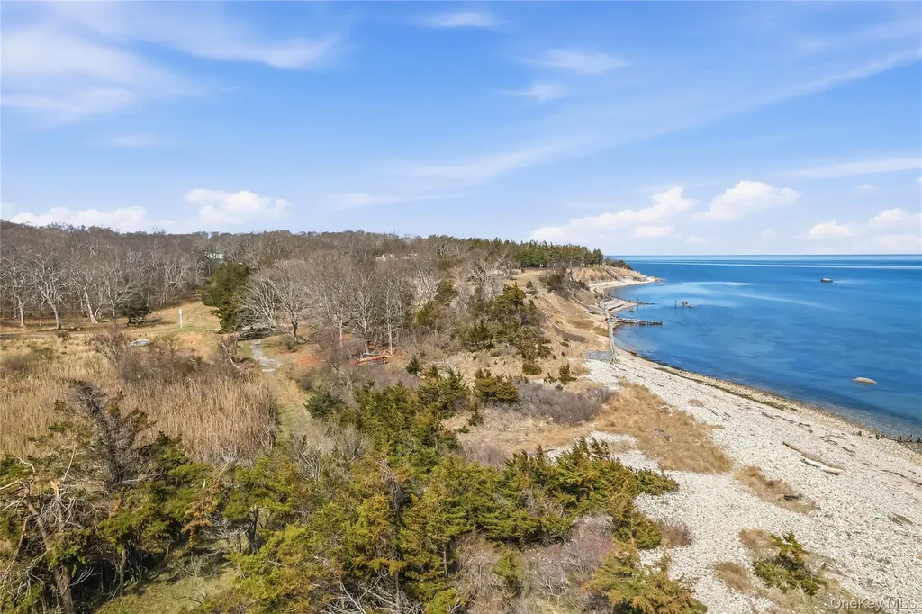 73 Manor Lane S East Hampton NY 11937
