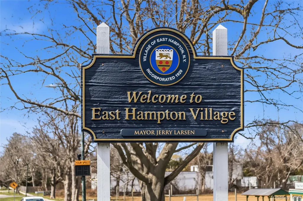 73 Manor Lane S East Hampton NY 11937