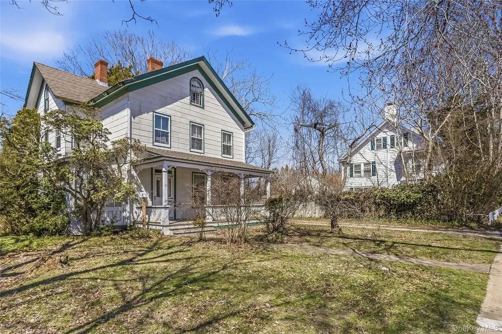 73 Manor Lane S East Hampton NY 11937