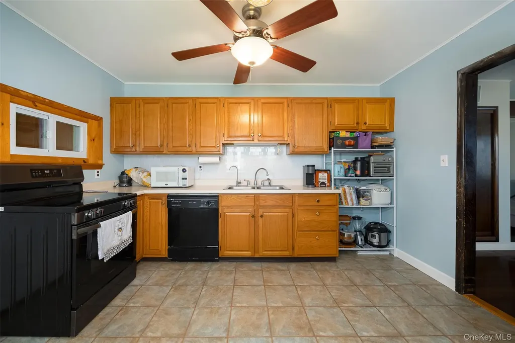6 Gale Drive Poughkeepsie NY 12603