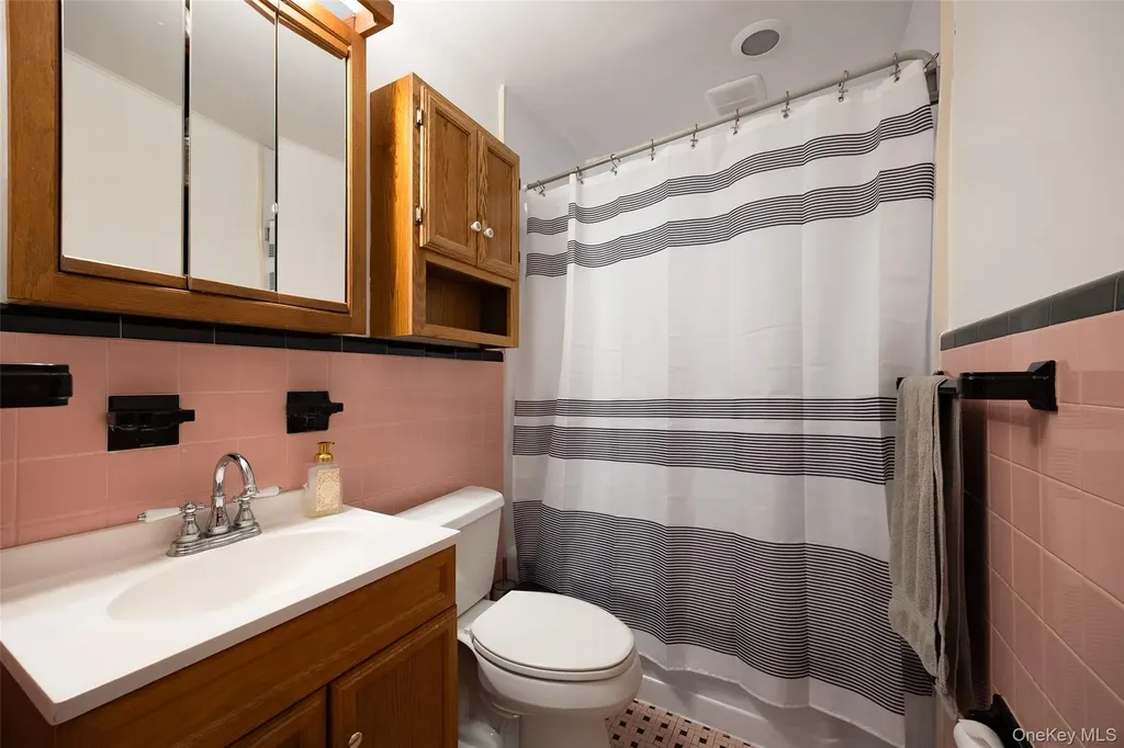 6 Gale Drive Poughkeepsie NY 12603