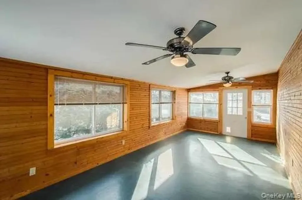 6 Gale Drive Poughkeepsie NY 12603
