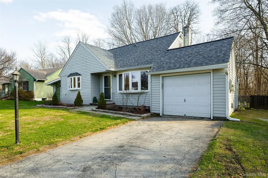 6 Gale Drive Poughkeepsie NY 12603