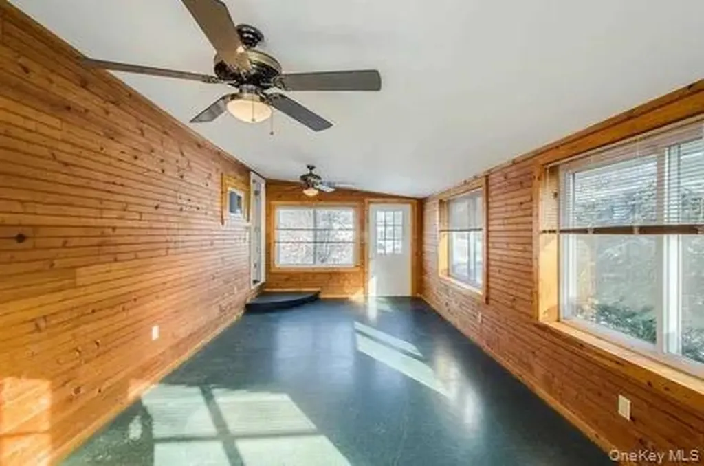 6 Gale Drive Poughkeepsie NY 12603