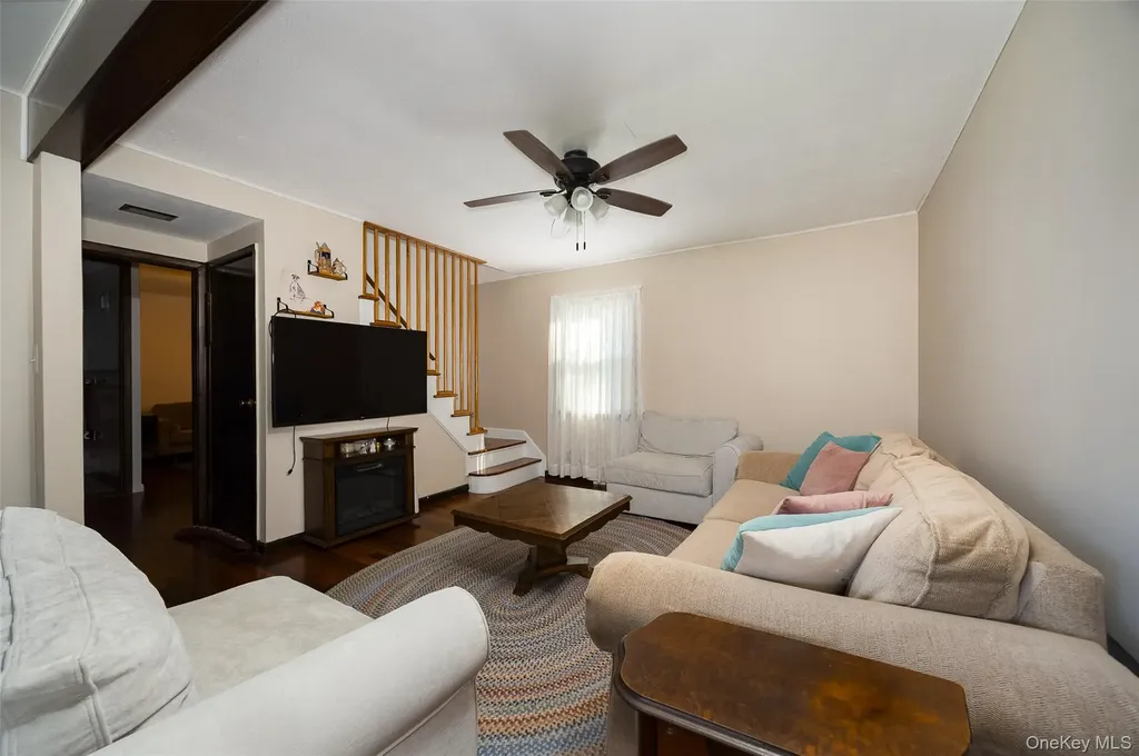 6 Gale Drive Poughkeepsie NY 12603