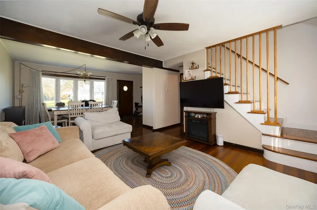 6 Gale Drive Poughkeepsie NY 12603