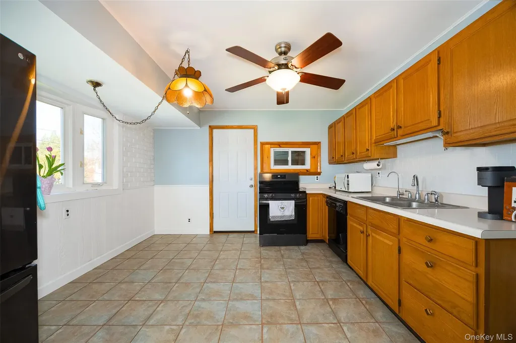 6 Gale Drive Poughkeepsie NY 12603