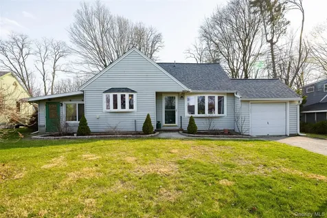 6 Gale Drive Poughkeepsie NY 12603