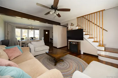 6 Gale Drive Poughkeepsie NY 12603