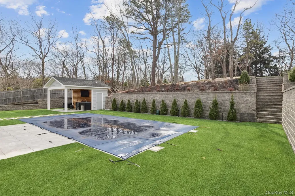 6 W Landing Road Hampton Bays NY 11946