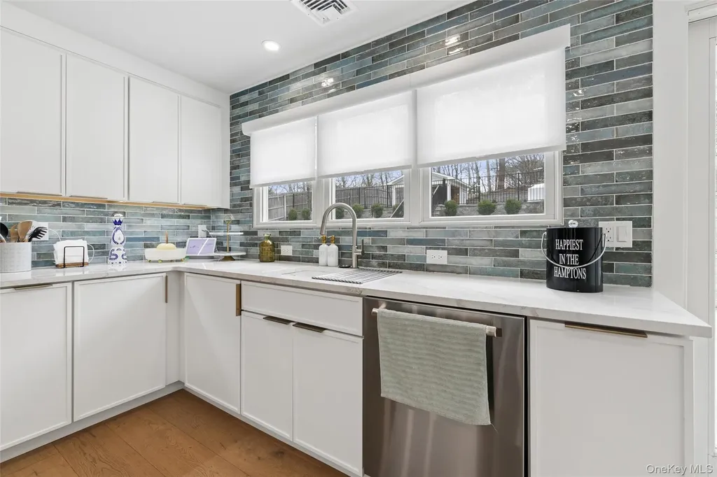 6 W Landing Road Hampton Bays NY 11946