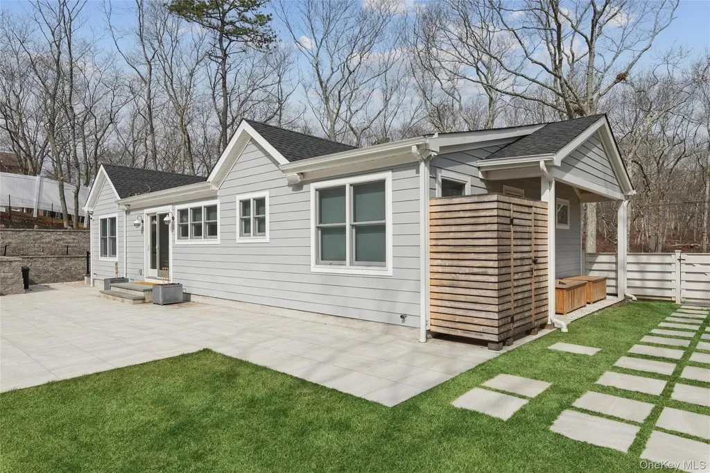 6 W Landing Road Hampton Bays NY 11946