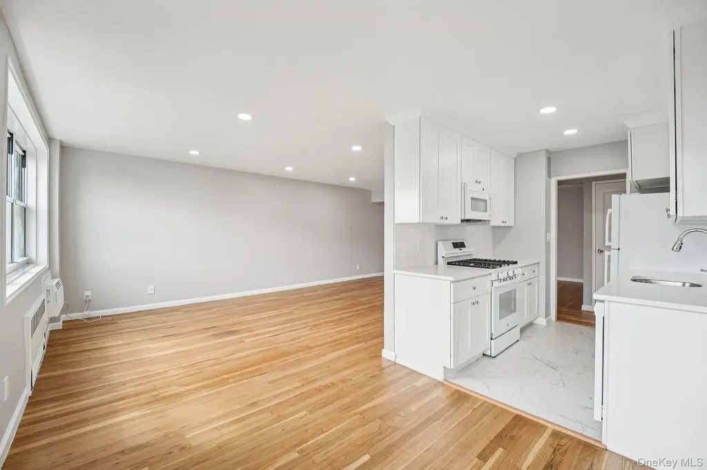 98 Dehaven Drive Yonkers NY 10703