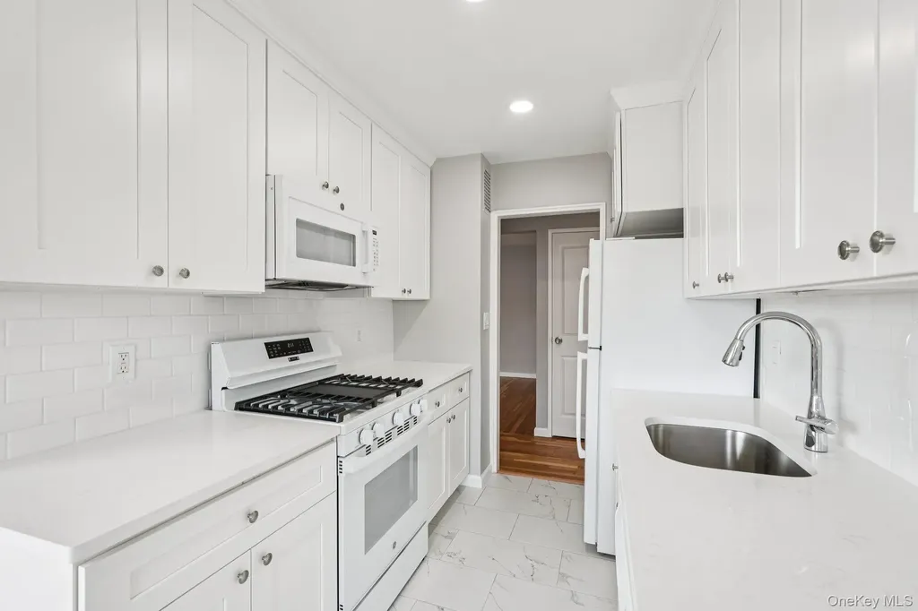 98 Dehaven Drive Yonkers NY 10703
