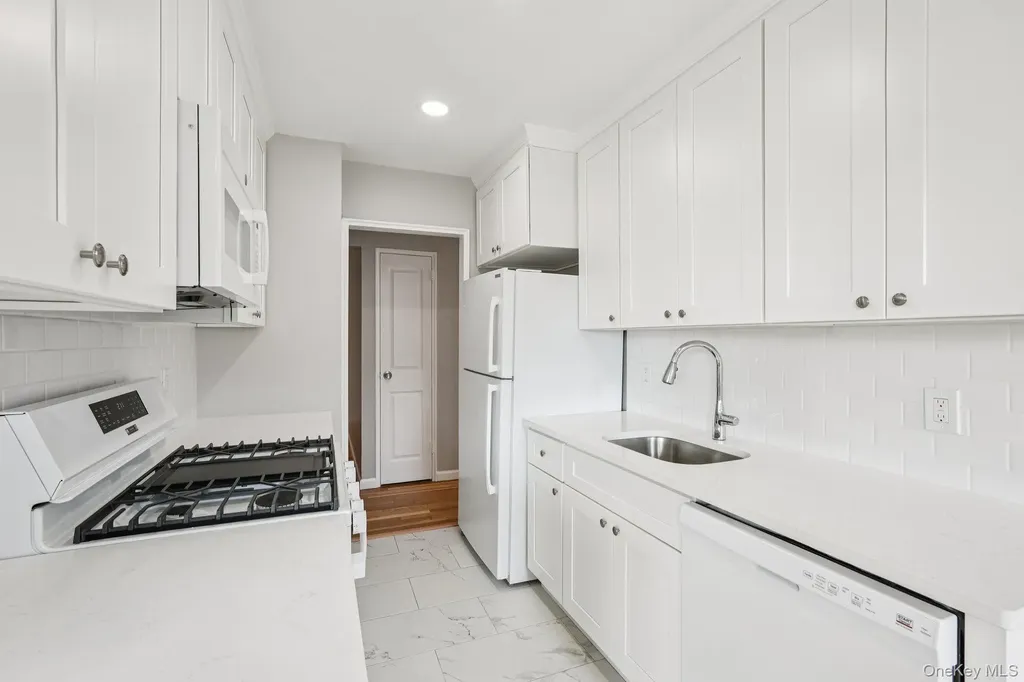 98 Dehaven Drive Yonkers NY 10703