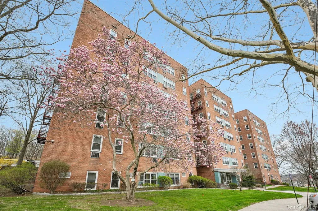 98 Dehaven Drive Yonkers NY 10703
