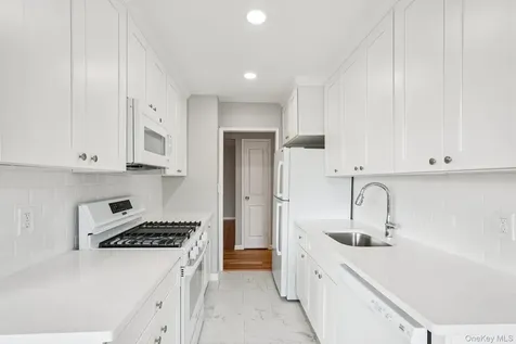 98 Dehaven Drive Yonkers NY 10703