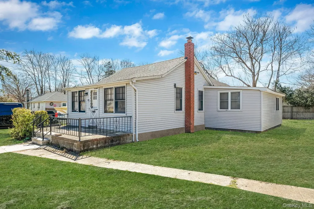 2 Roberts Avenue Mastic Beach NY 11951