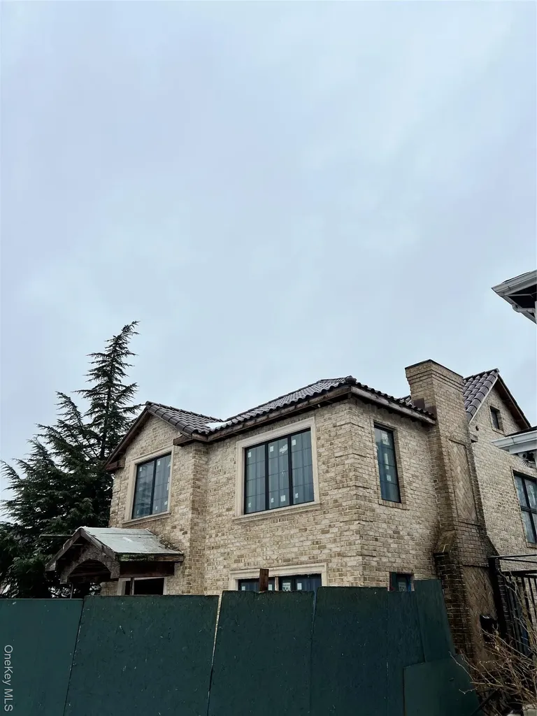 8324 Langdale Street New Hyde Park NY 11040