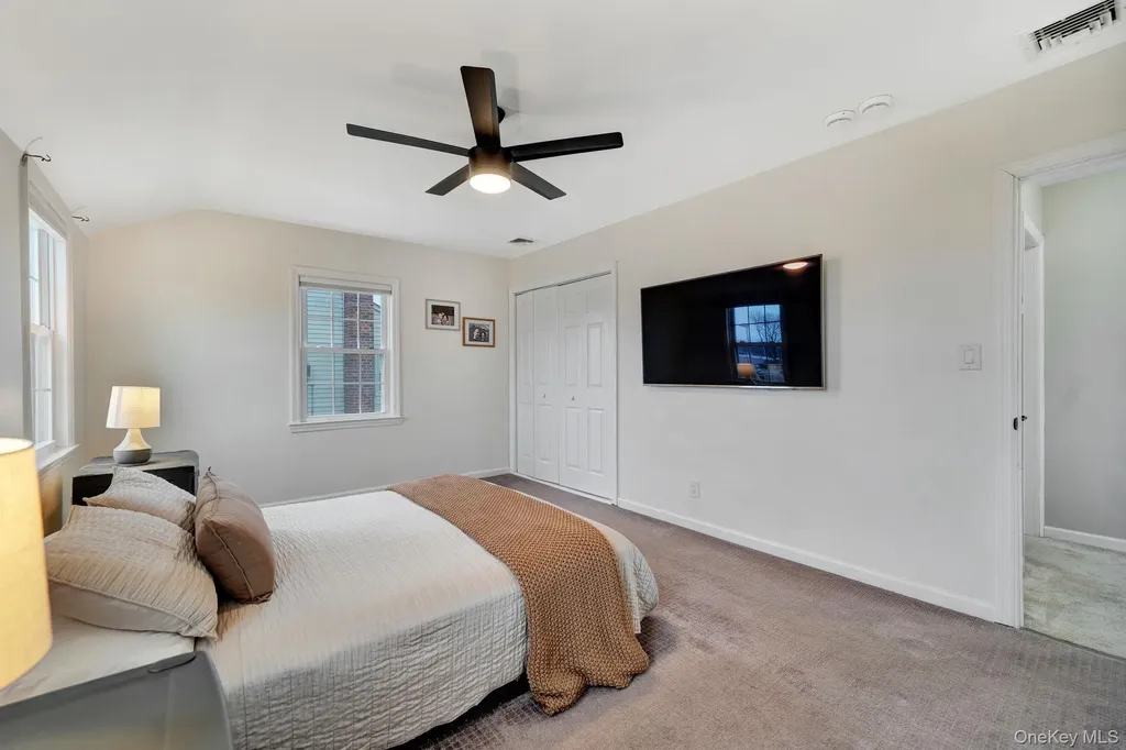 22 Miriam Parkway Elmont NY 11003