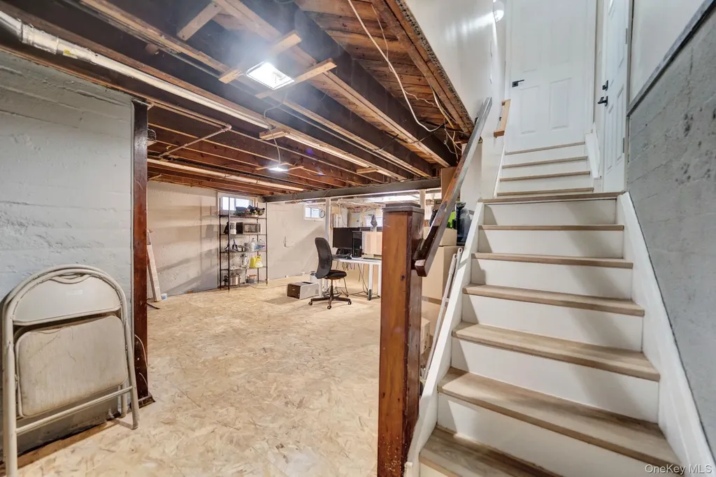 22 Miriam Parkway Elmont NY 11003