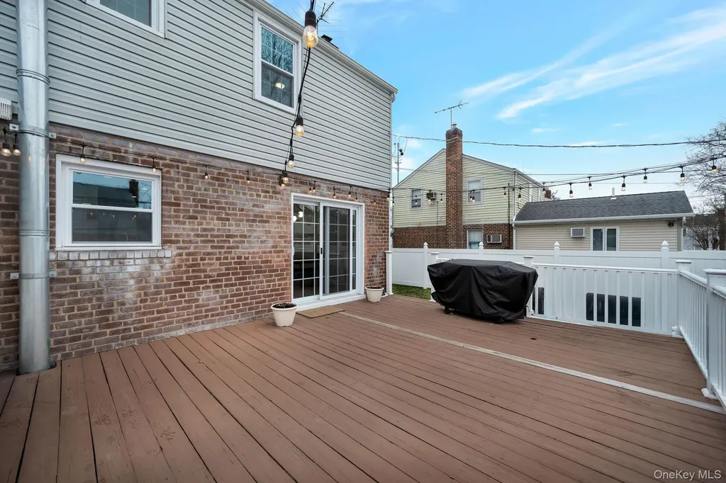 22 Miriam Parkway Elmont NY 11003