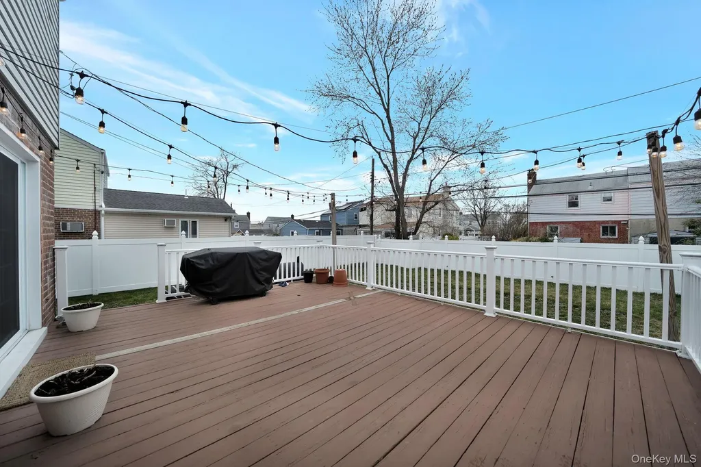 22 Miriam Parkway Elmont NY 11003