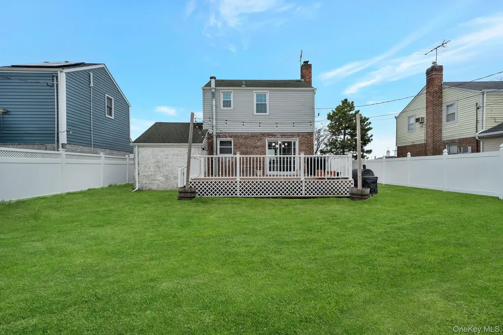 22 Miriam Parkway Elmont NY 11003