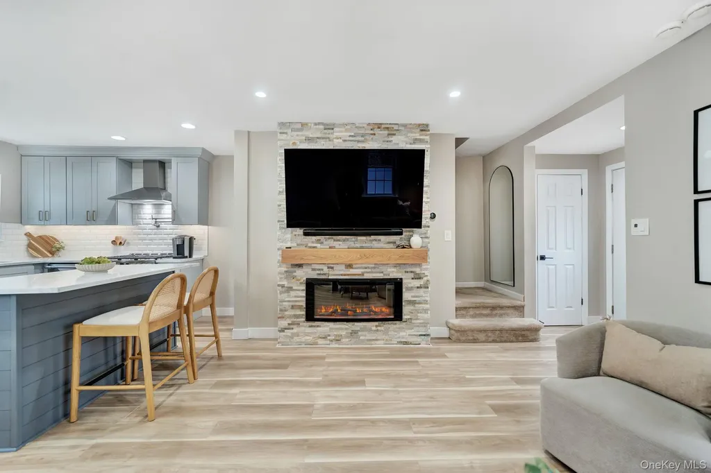22 Miriam Parkway Elmont NY 11003