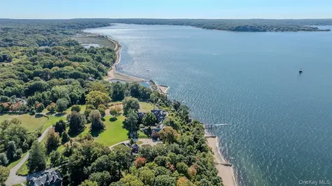 31 Fort Hill Drive Lloyd Neck NY 11743