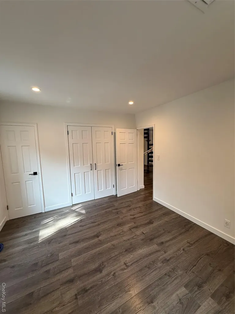 1090 Pelham Parkway S Bronx NY 10461