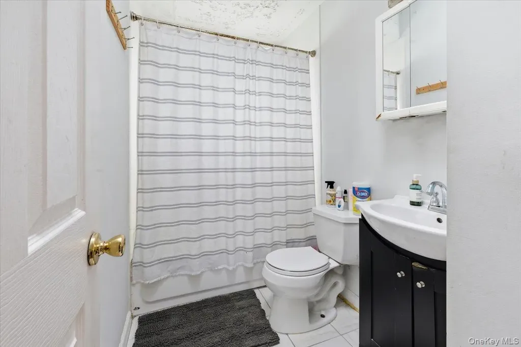 61 Grant Street Freeport NY 11520