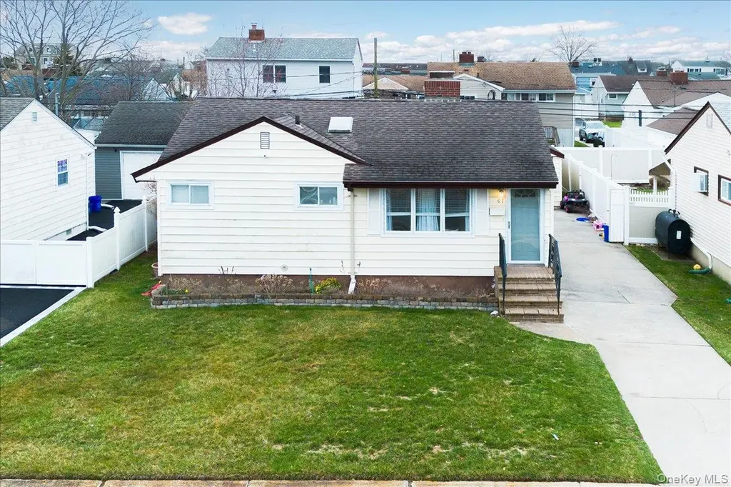 61 Grant Street Freeport NY 11520