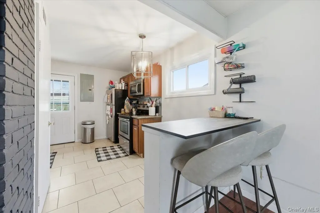 61 Grant Street Freeport NY 11520
