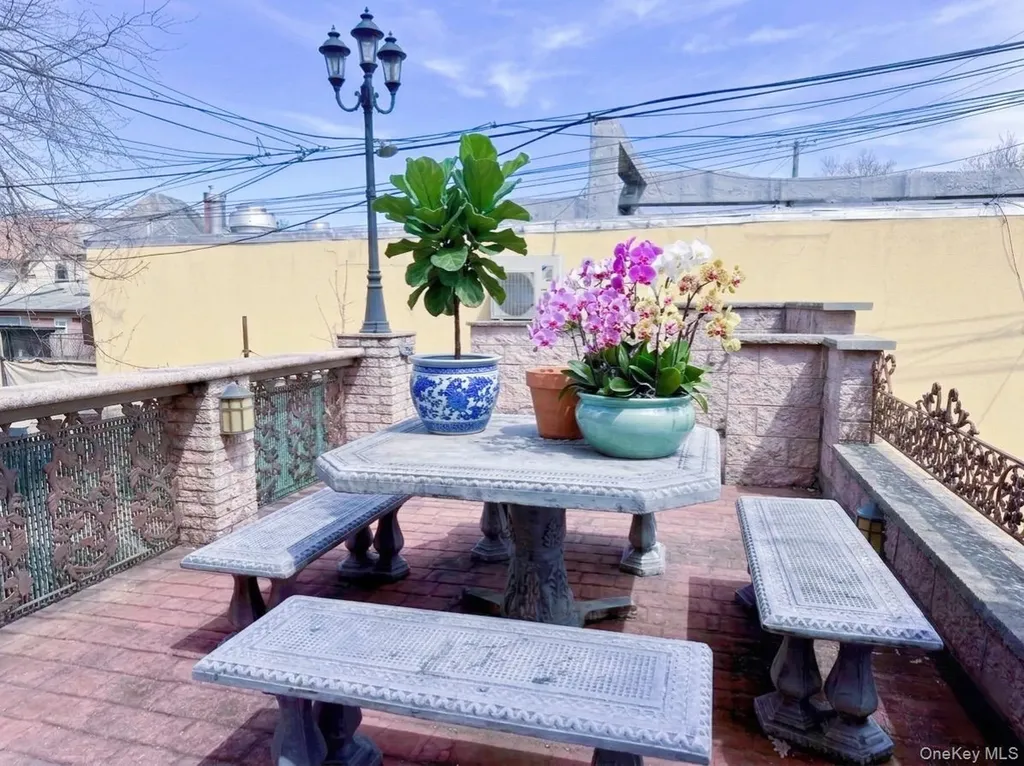 166-65 17th Road Whitestone NY 11357