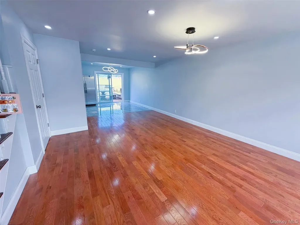 166-65 17th Road Whitestone NY 11357