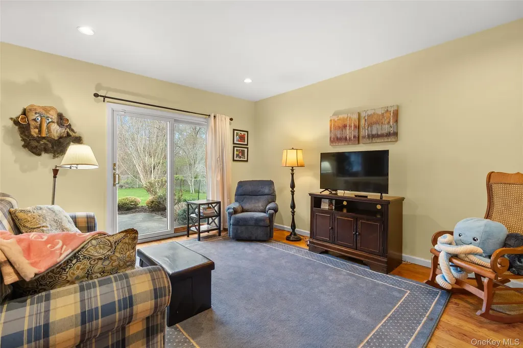 1390 Thompson Drive Bay Shore NY 11706