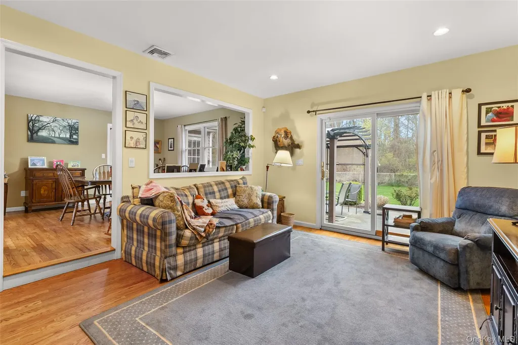 1390 Thompson Drive Bay Shore NY 11706