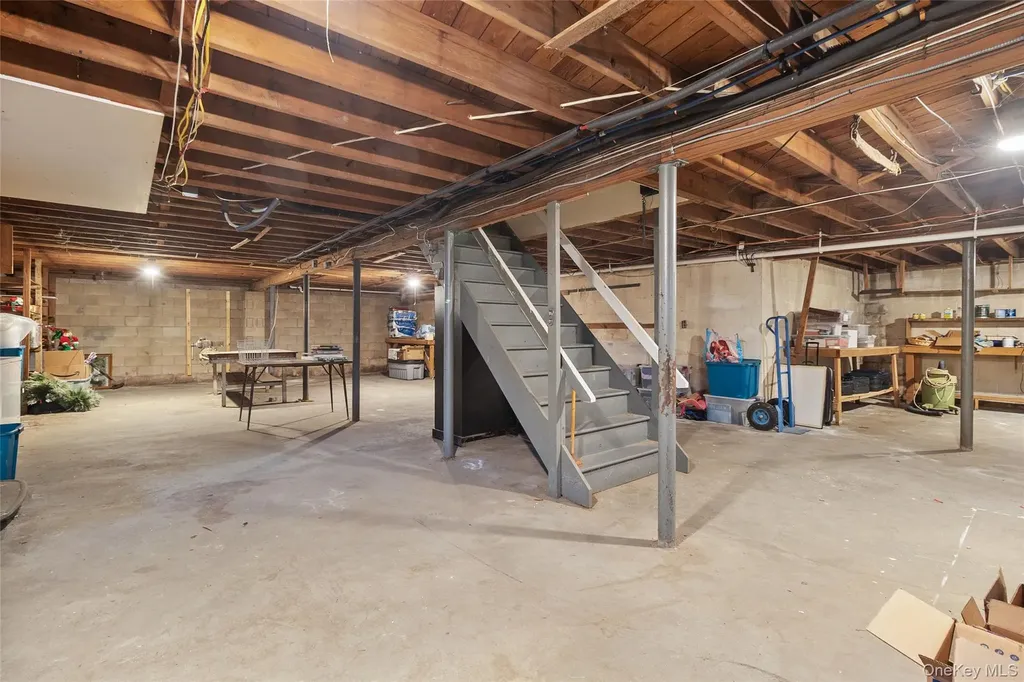 1390 Thompson Drive Bay Shore NY 11706